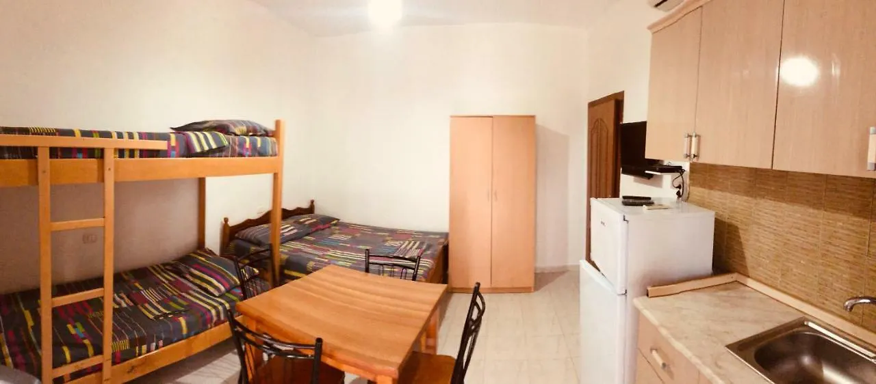 Konukevi Dhoma Plazhi Otel Spille