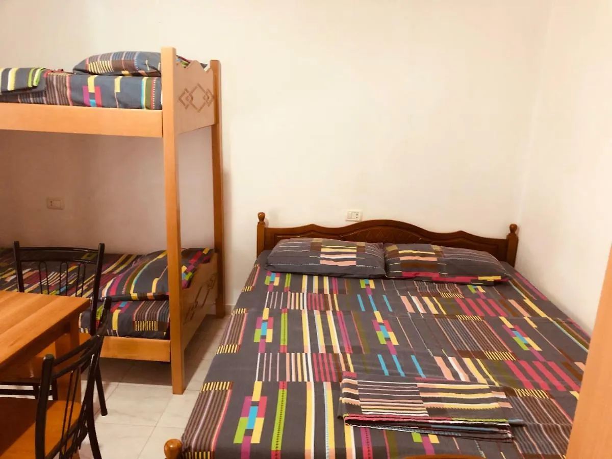 Konukevi Dhoma Plazhi Otel Spille